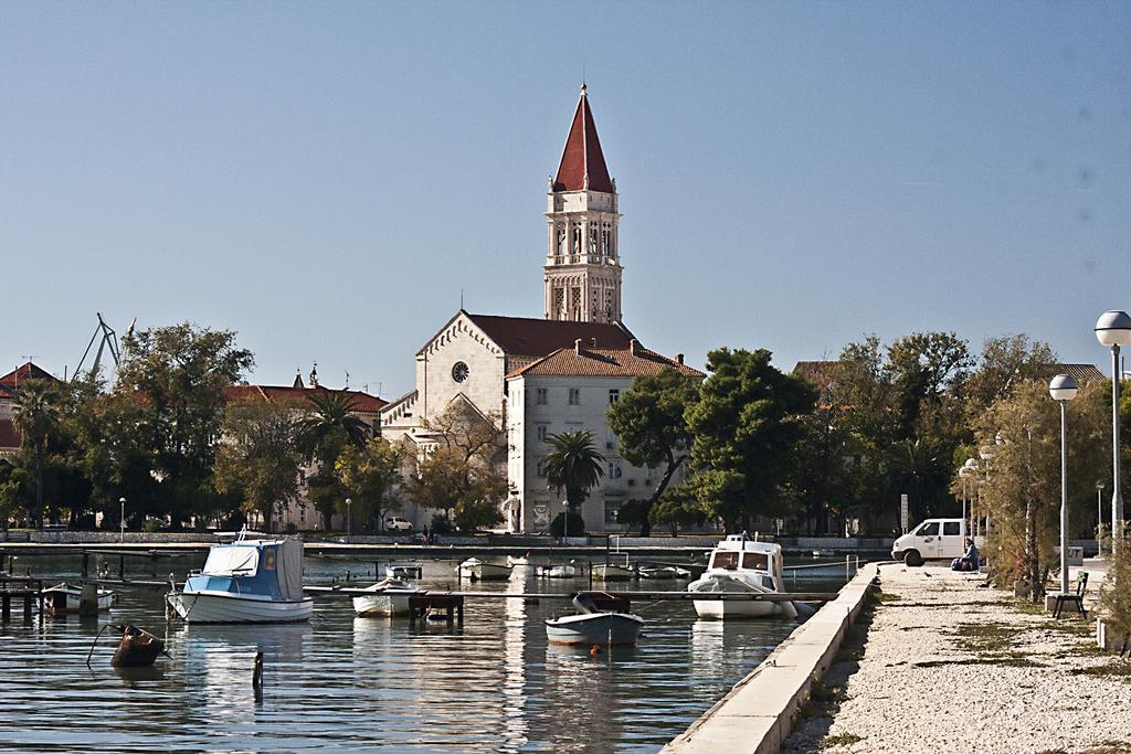 Rooms Livia Trogir Exterior photo