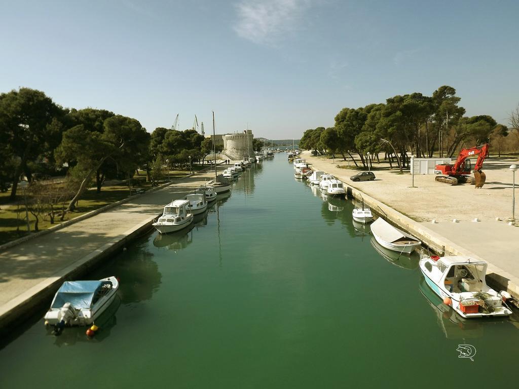 Rooms Livia Trogir Exterior photo