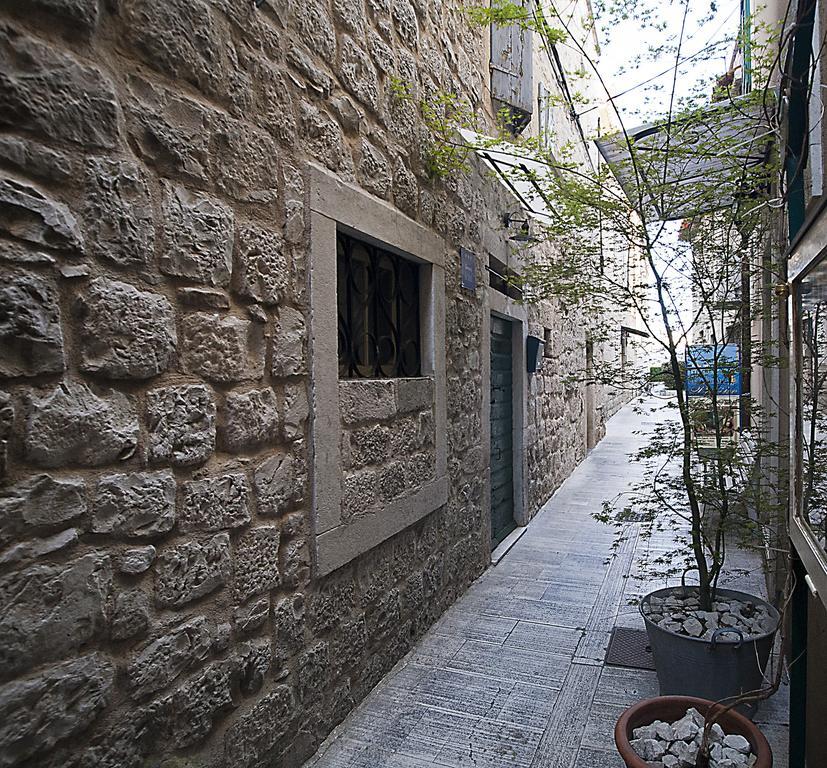 Rooms Livia Trogir Exterior photo